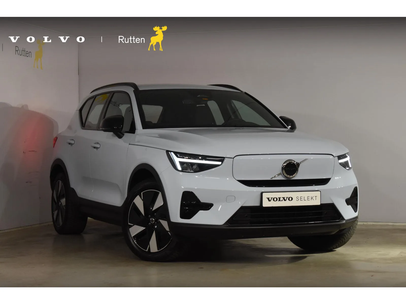 Volvo EX40 (2025) — foto 1