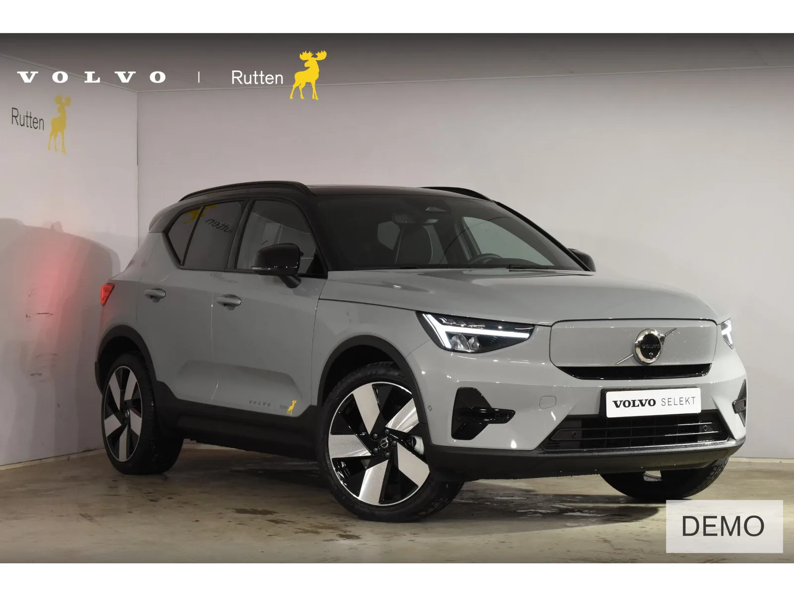 Volvo EX40 (2026) — foto 1