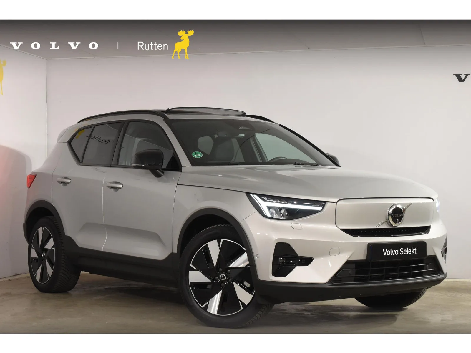 Volvo XC40 (2024) — foto 1