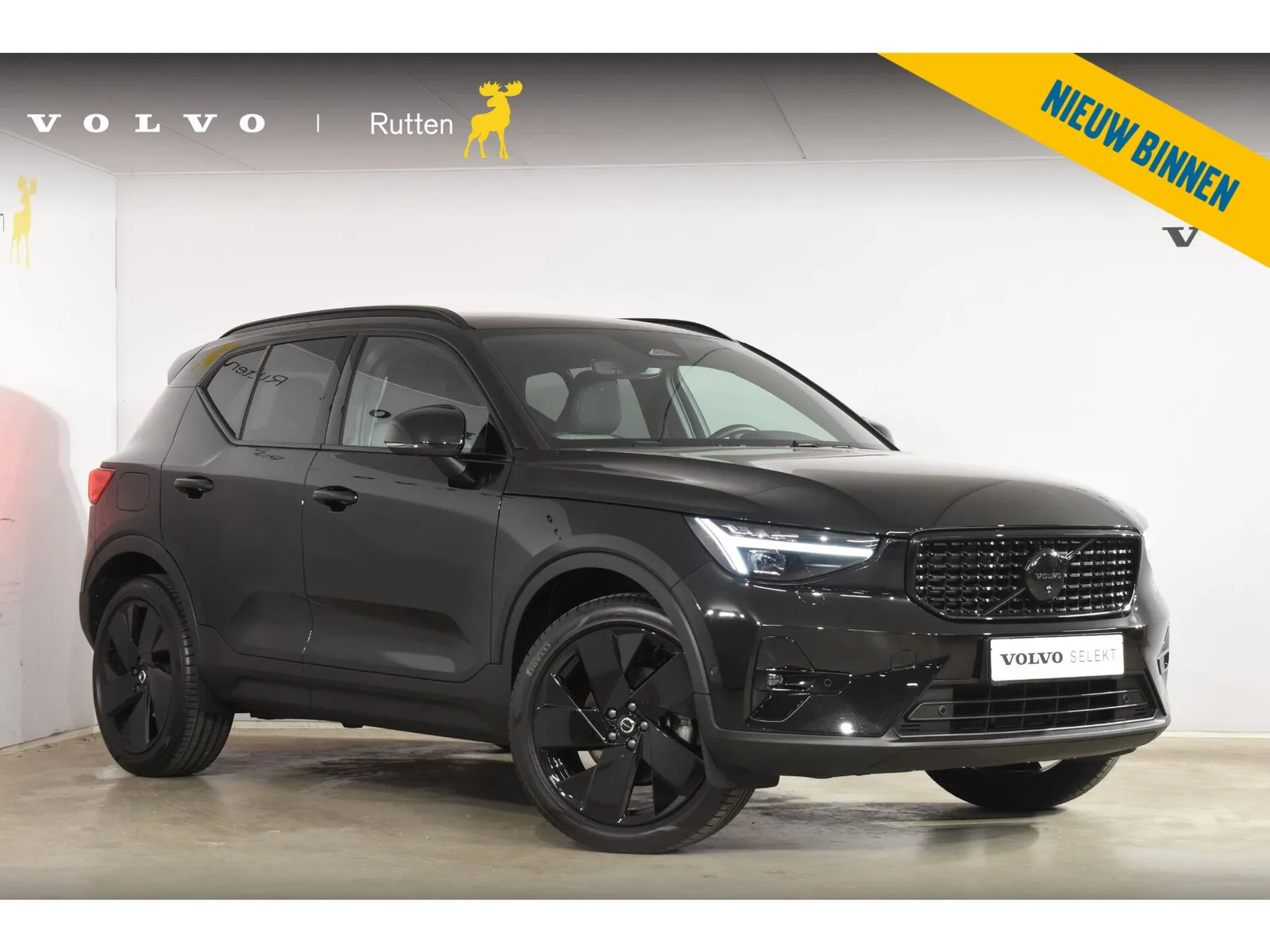 Volvo XC40 (2025) — foto 1