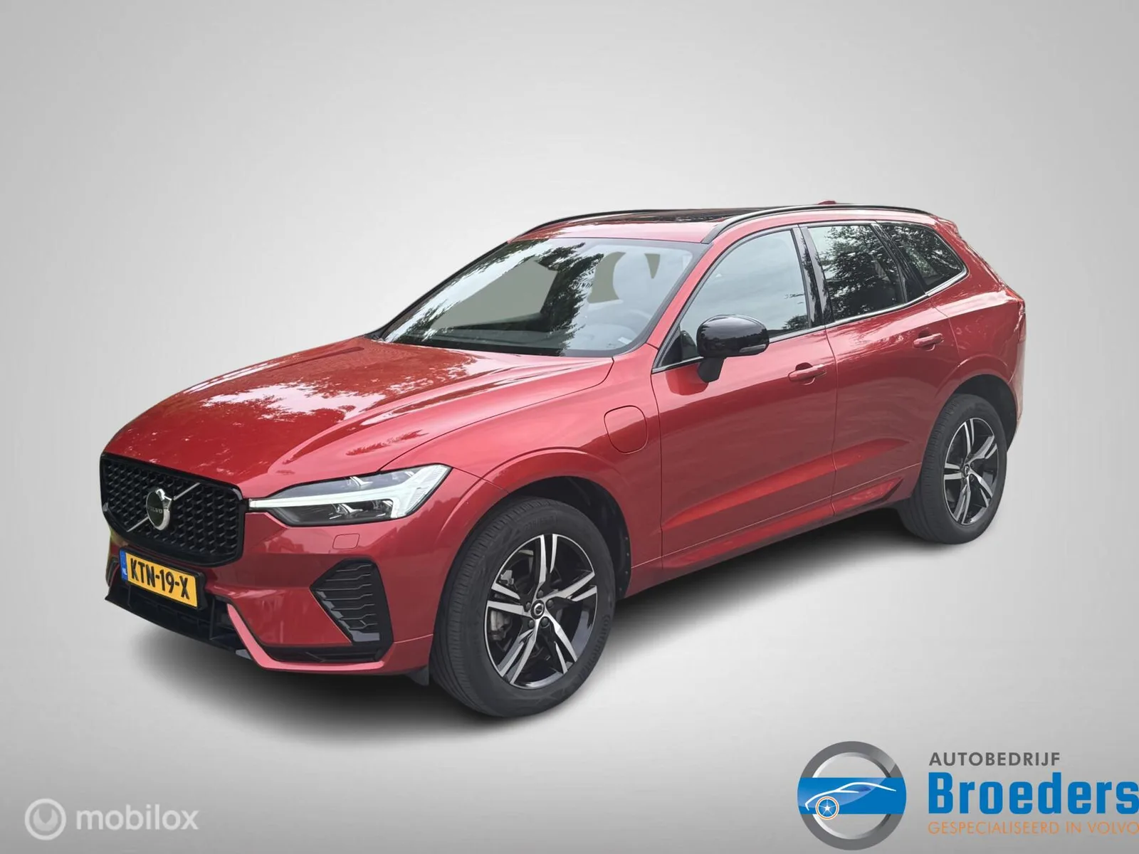 Volvo XC60 (2022) — foto 1