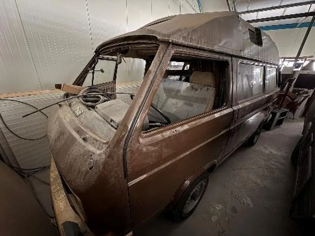 Volkswagen Transporter (1983) — foto 1
