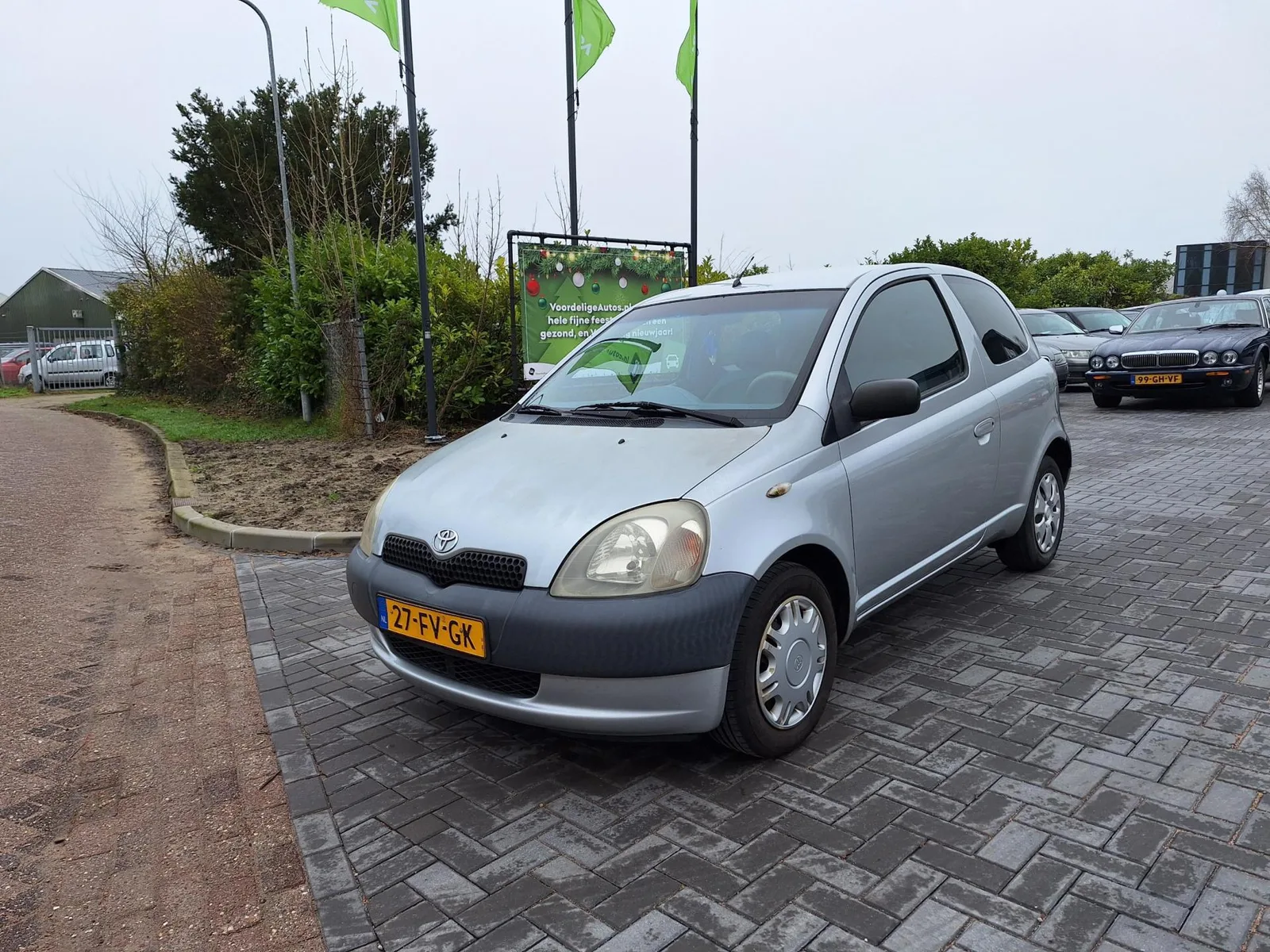 Toyota Yaris (2000) — foto 1