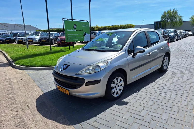 Peugeot 207 (2006)