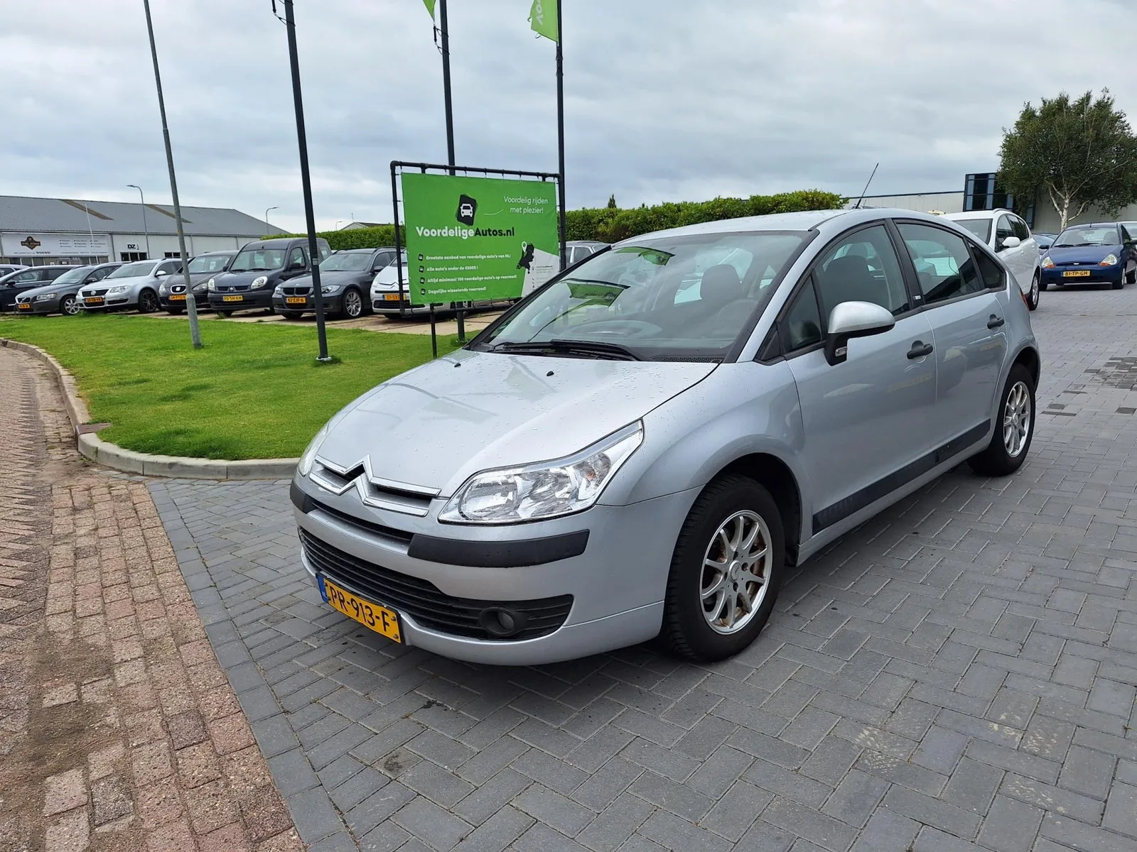 Citroën C4 (2006) — foto 1