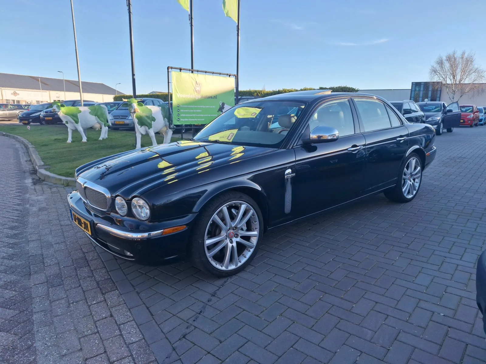 Jaguar XJ (2004) — foto 1