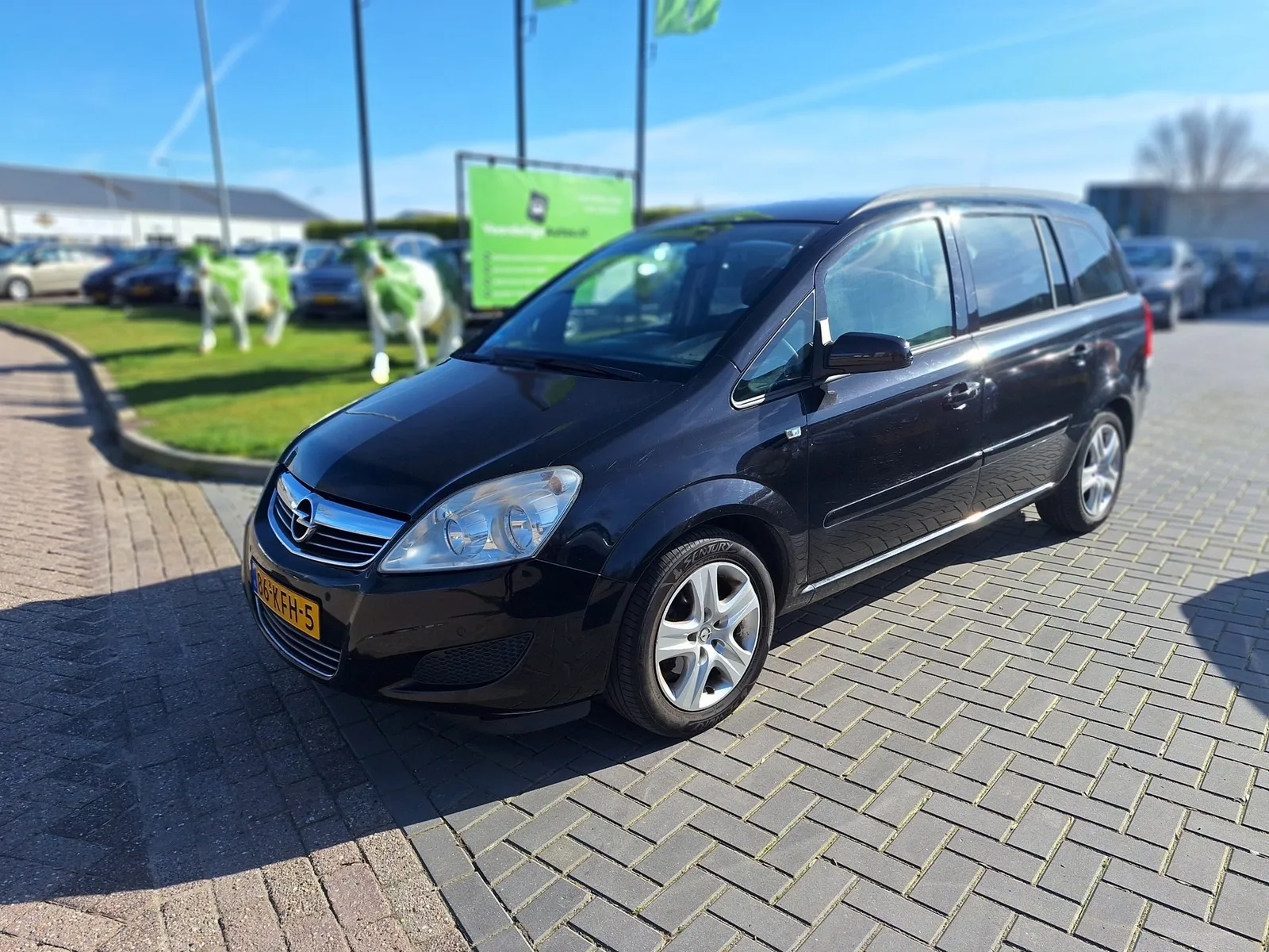 Opel Zafira (2009) — foto 1