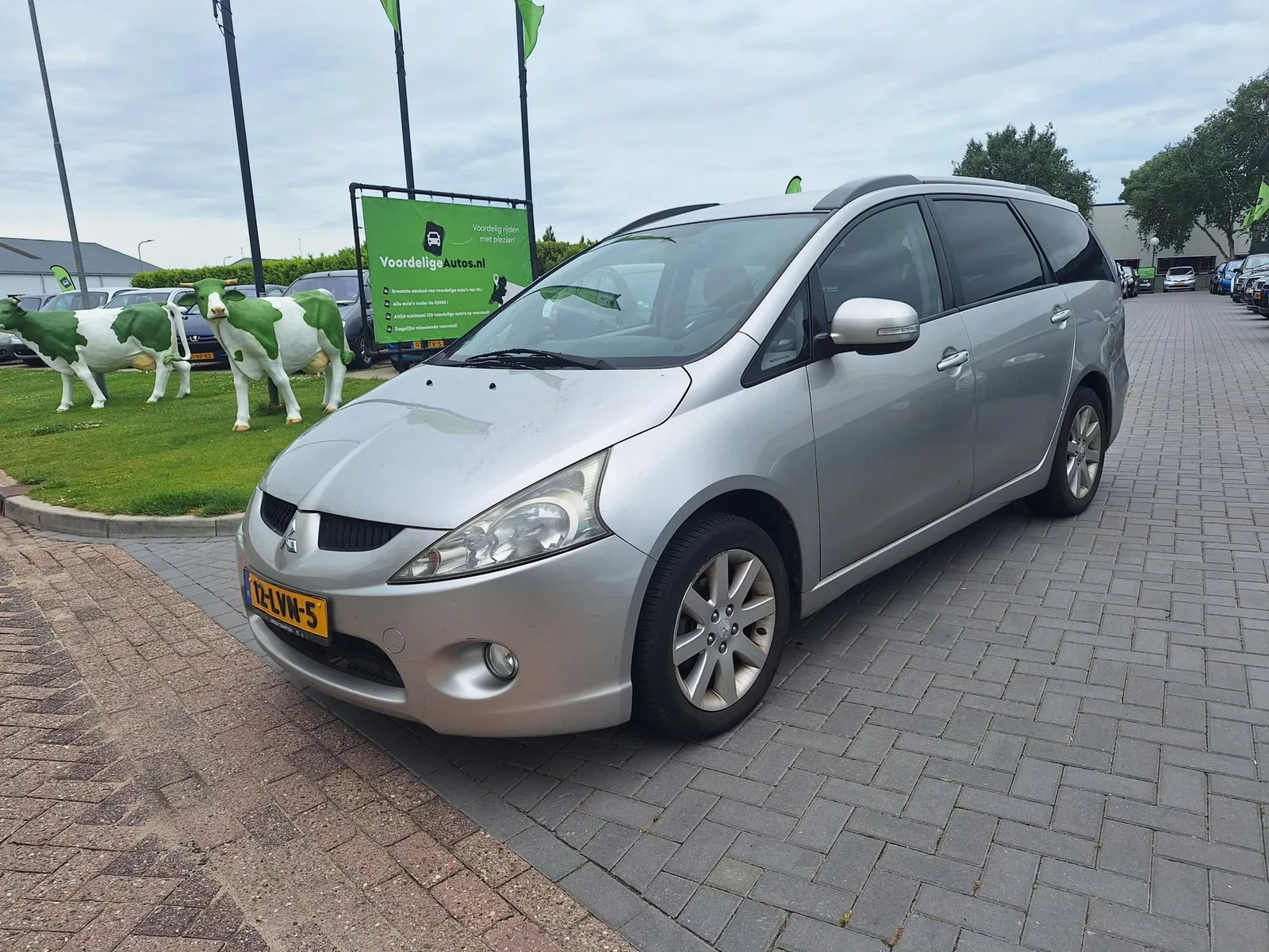 Mitsubishi Grandis (2010) — foto 1