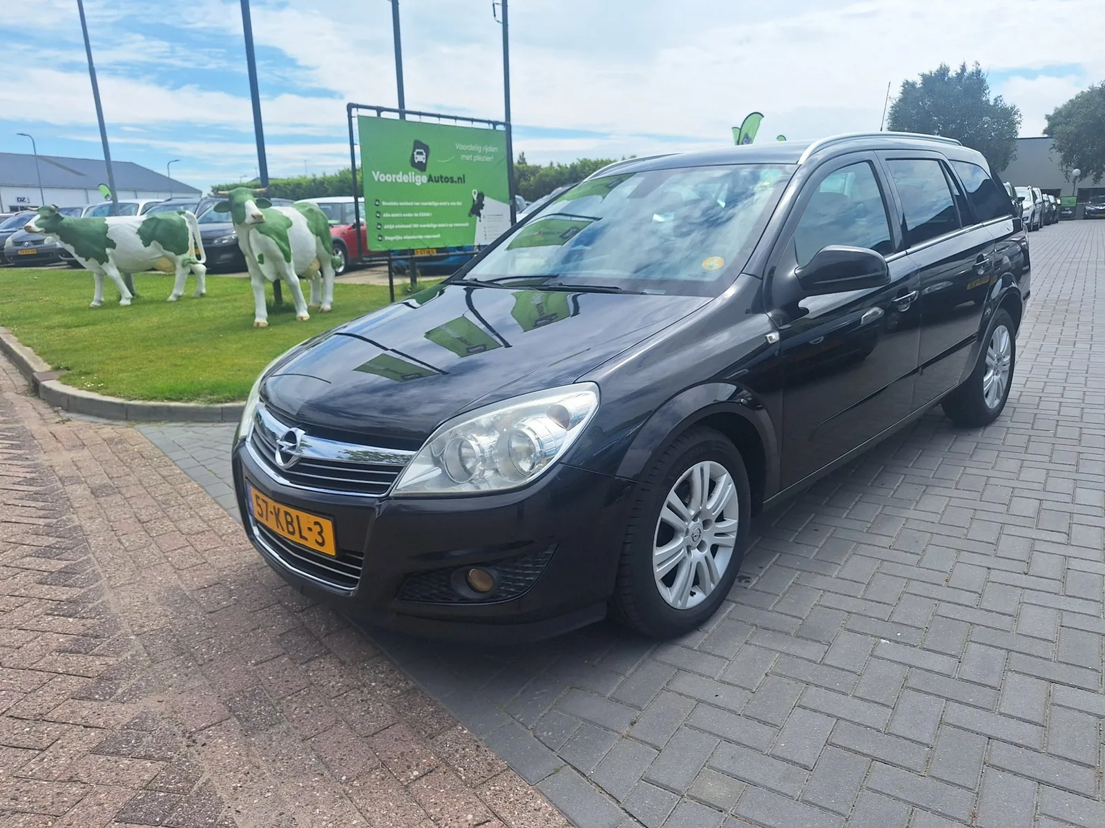 Opel Astra (2009) — foto 1