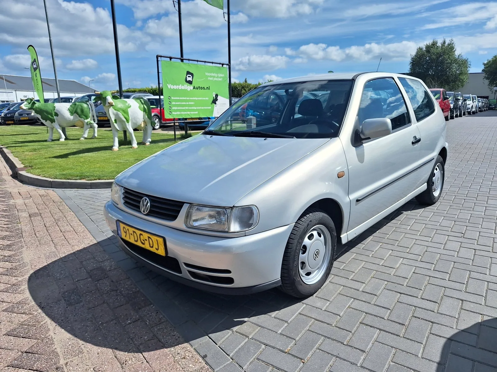 Volkswagen Polo (1999) — foto 1
