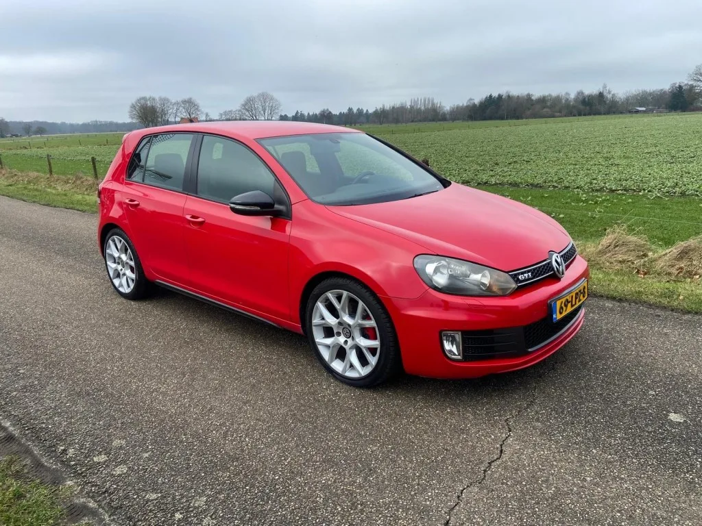 Volkswagen Golf (2010) — foto 1