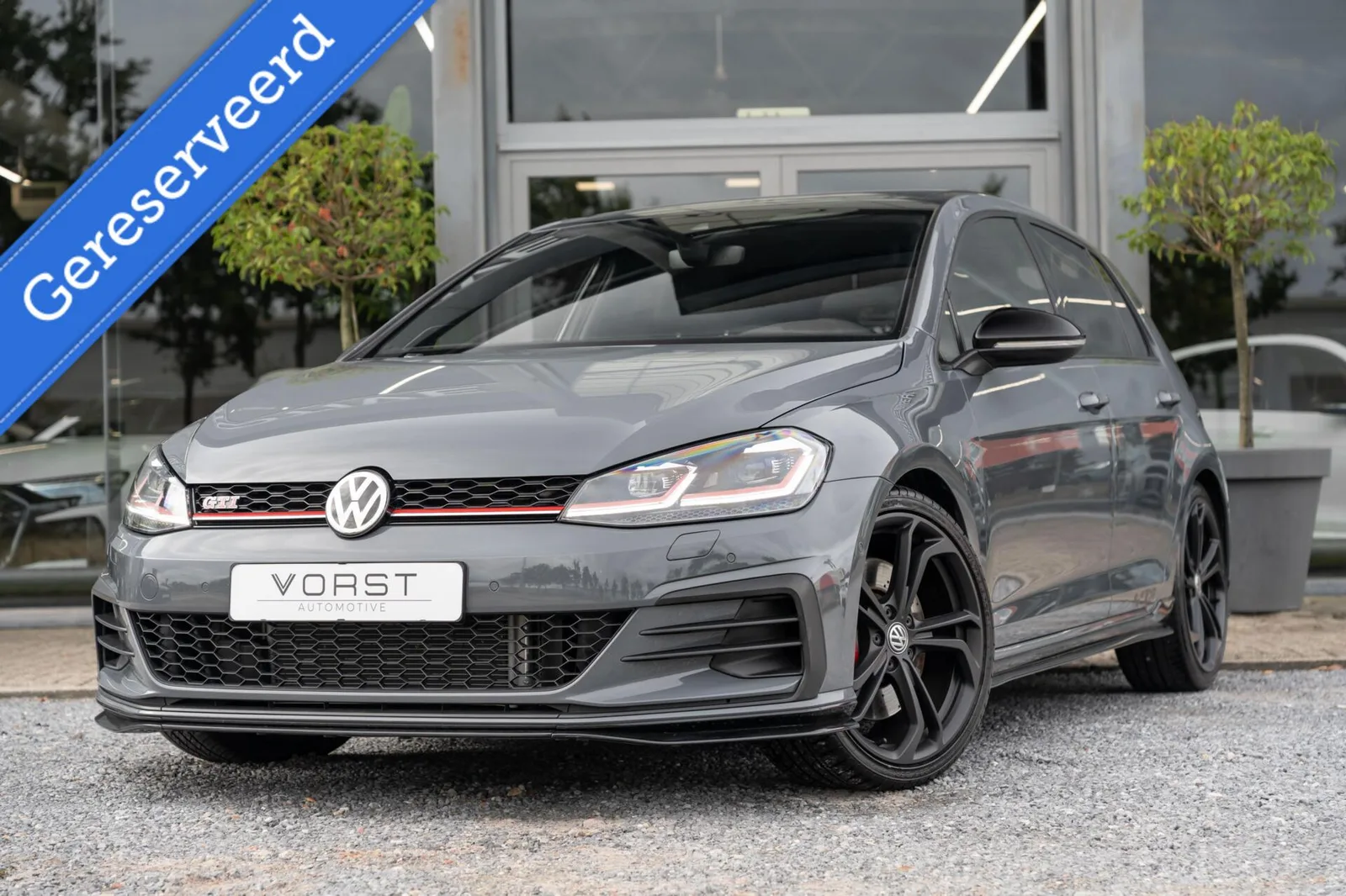Volkswagen Golf (2019) — foto 1