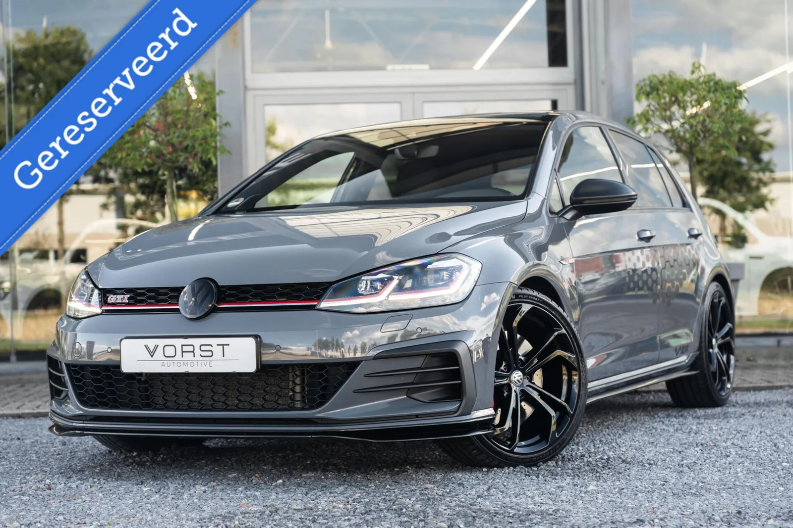 Volkswagen Golf (2019) — foto 1