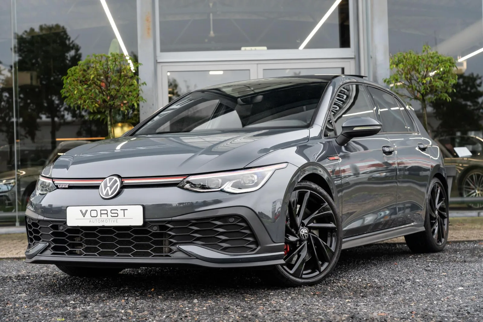 Volkswagen Golf (2021) — foto 1