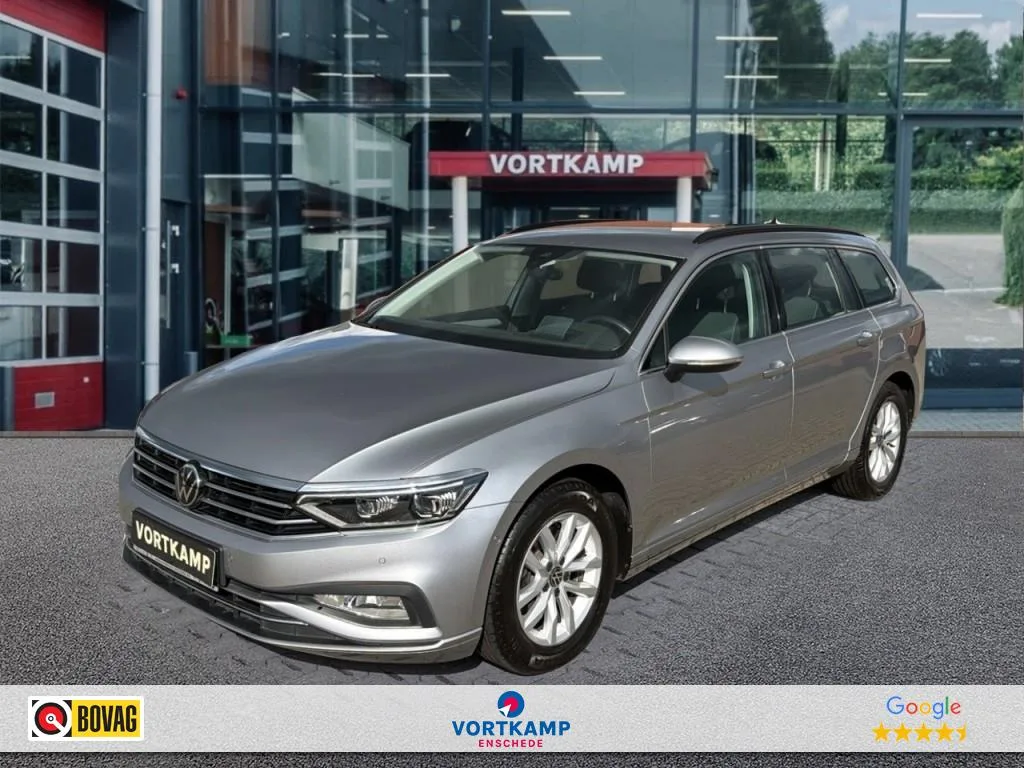 Volkswagen Passat (2023) — foto 1