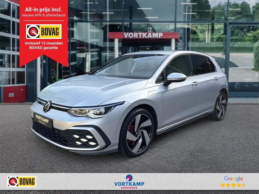 Volkswagen Golf (2022) — foto 1