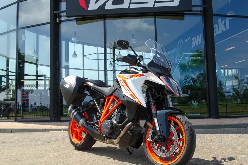 KTM 1290 Super Duke GT (2021)