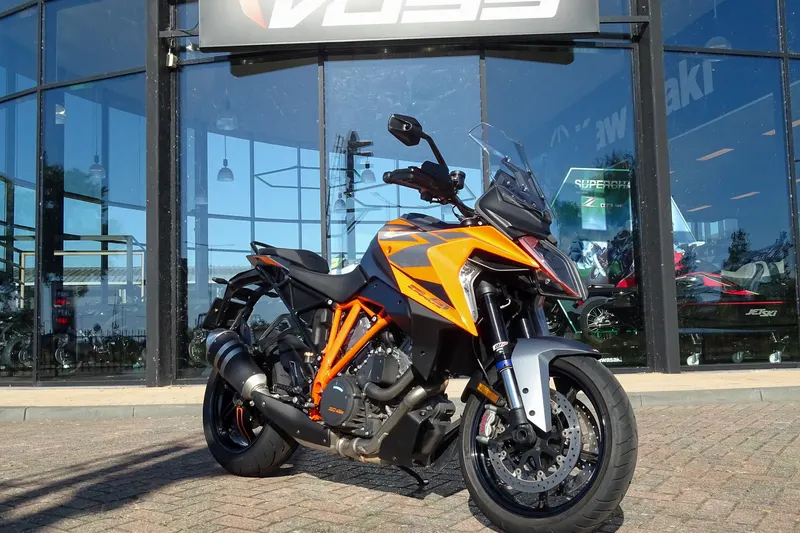 KTM 1290 Super Duke GT (2022)