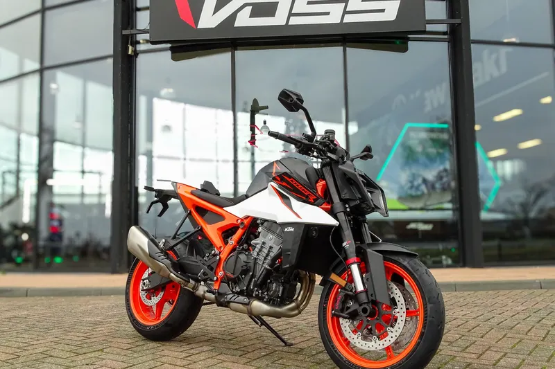 KTM 990 Duke R (2026)