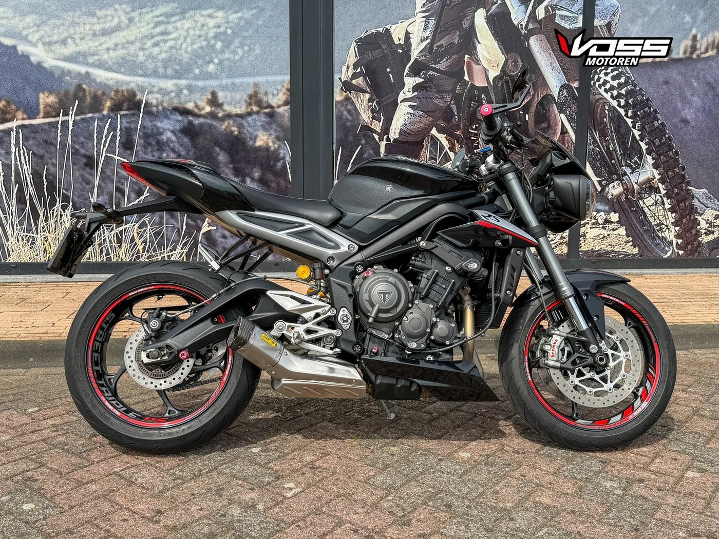 Triumph Street Triple RS (2017) — foto 1