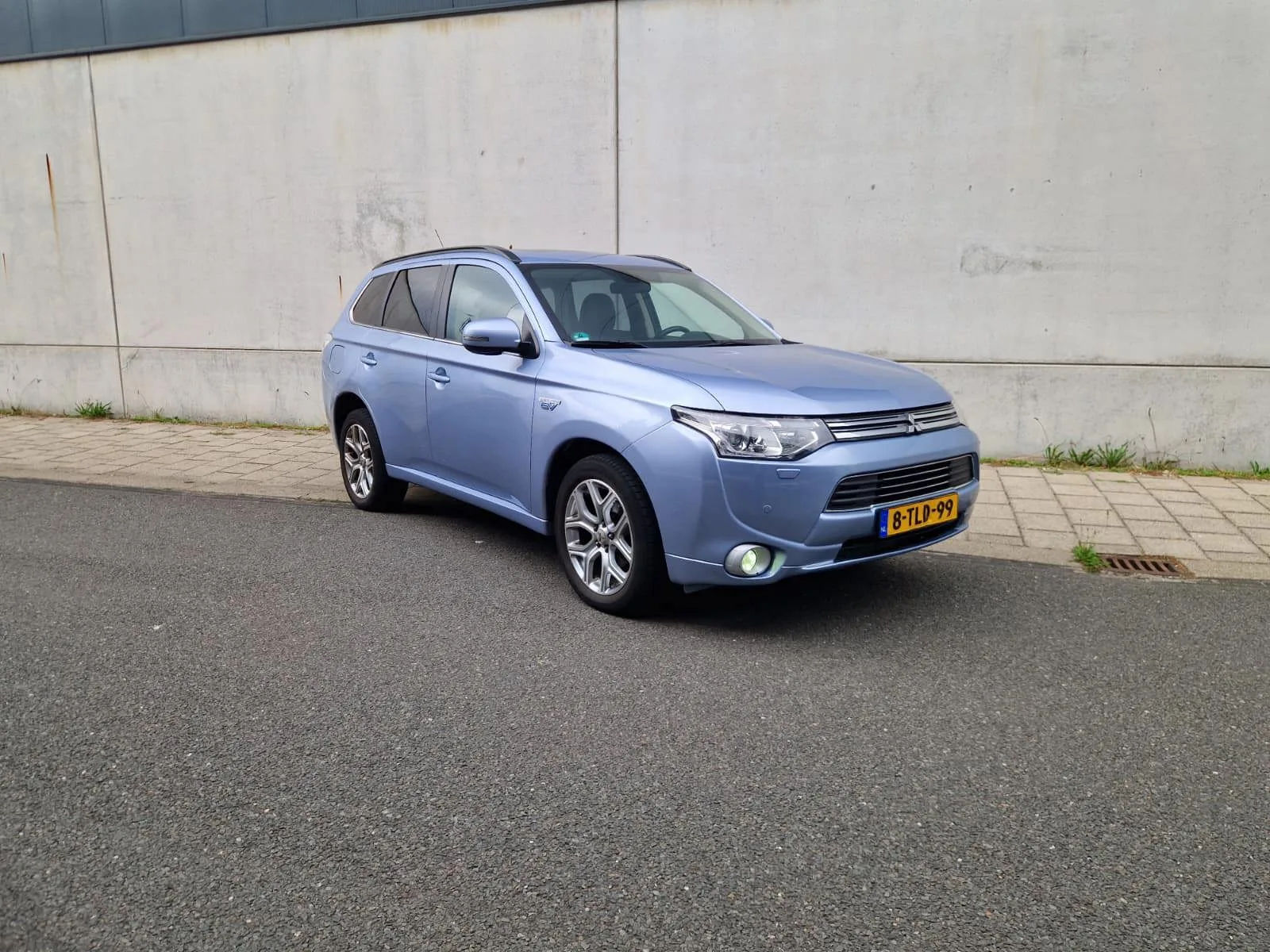 Mitsubishi Outlander (2014) — foto 1
