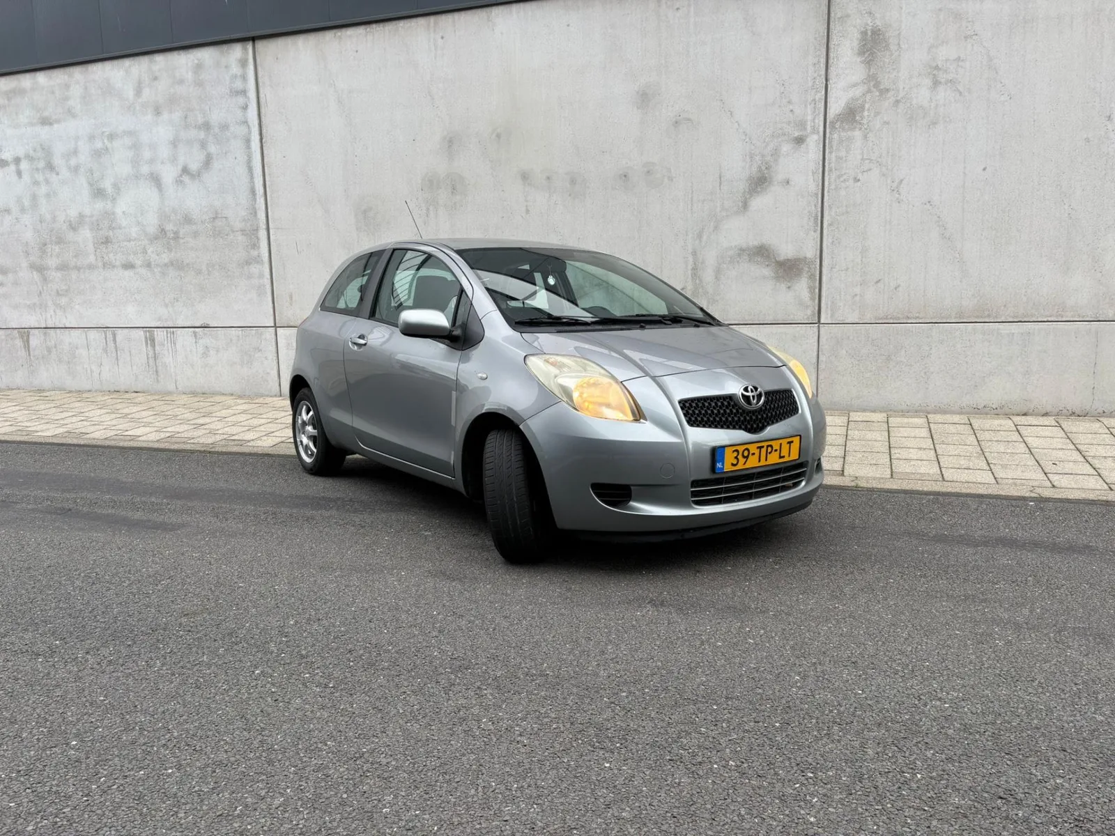 Toyota Yaris (2007) — foto 1