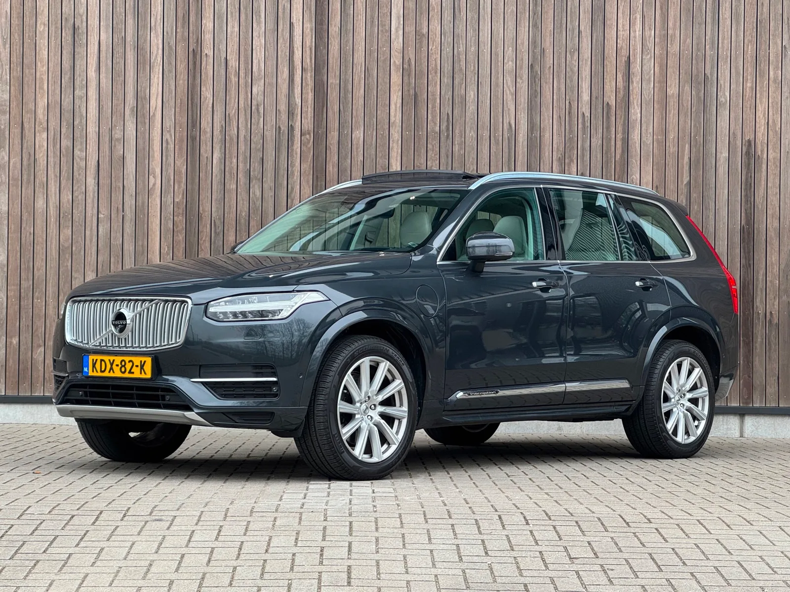 Volvo XC90 (2016) — foto 1