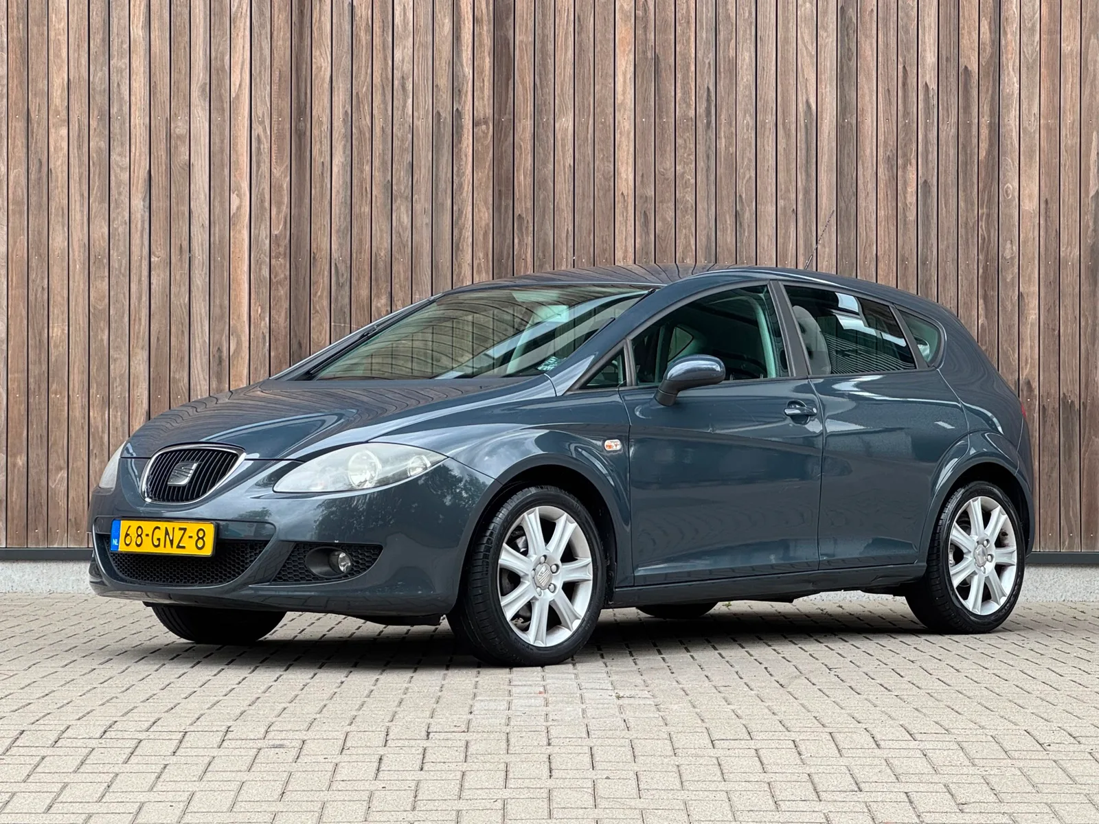 SEAT Leon (2008) — foto 1