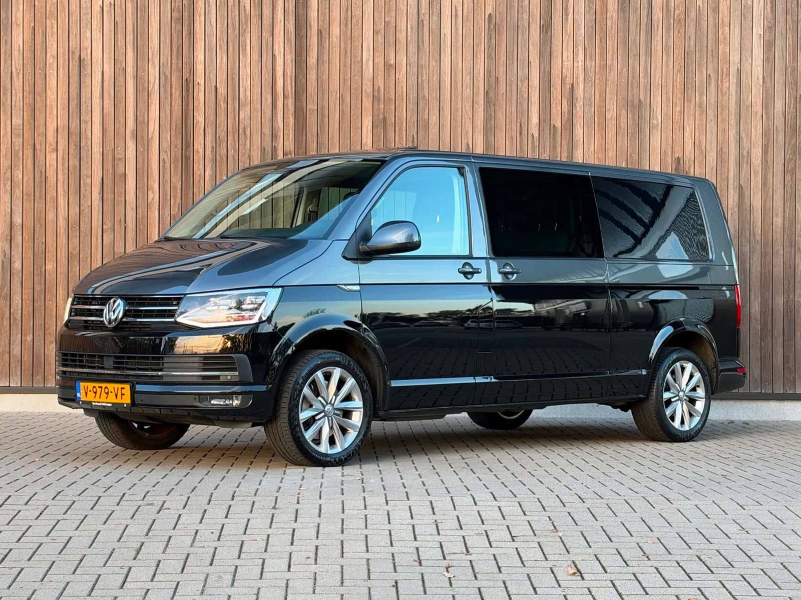 Volkswagen Transporter (2019) — foto 1