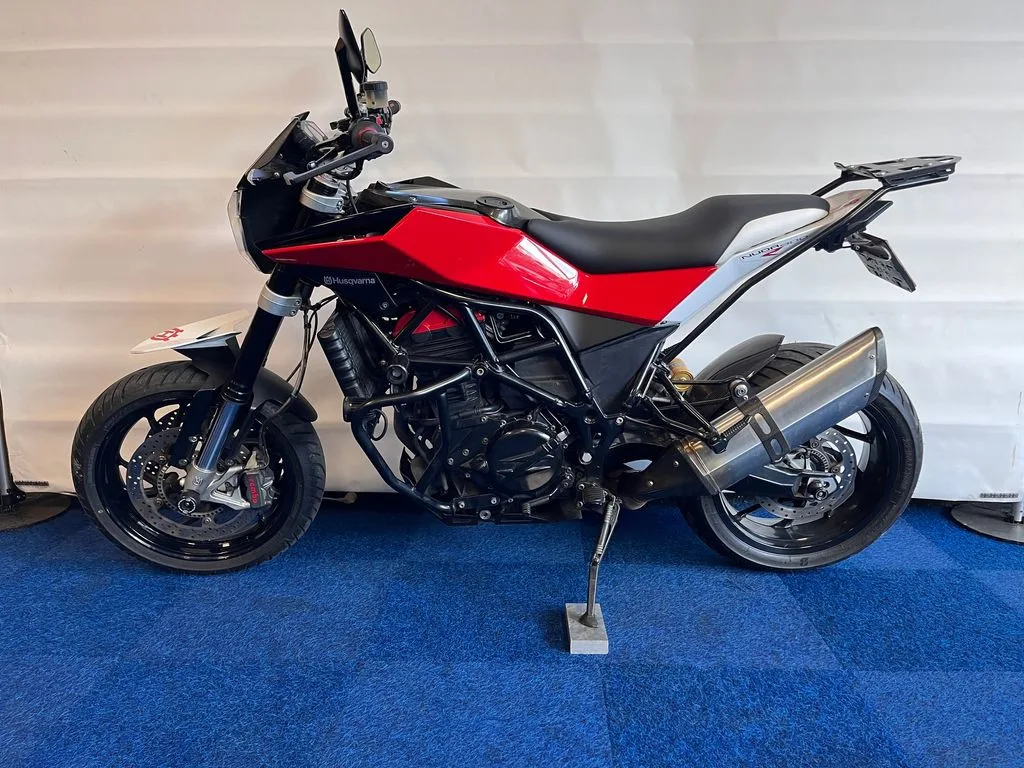 Husqvarna Nuda 900R (2014) — foto 1