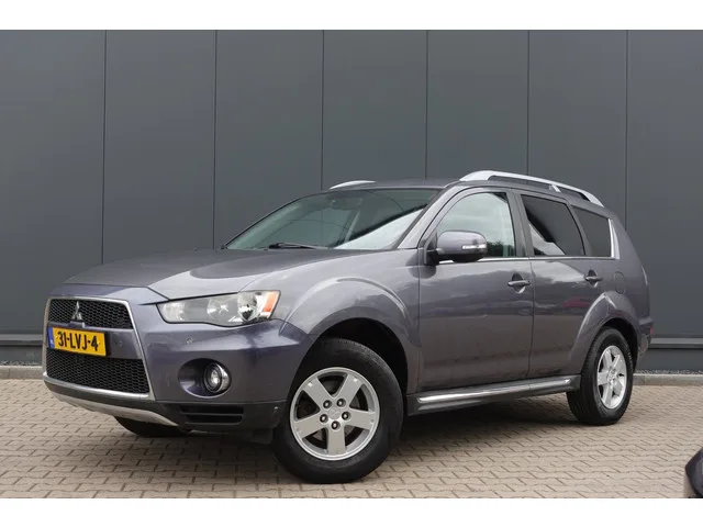 Mitsubishi Outlander (2010) — foto 1