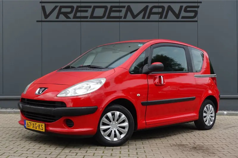 Peugeot 1007 (2007)