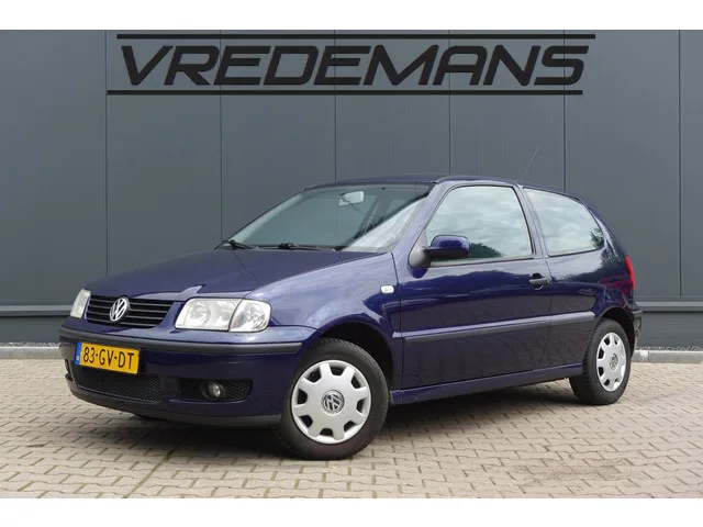 Volkswagen Polo (2001) — foto 1