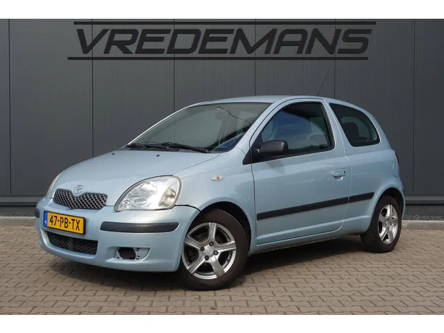 Toyota Yaris (2004) — foto 1