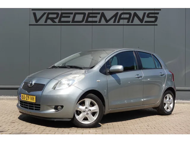Toyota Yaris (2008) — foto 1