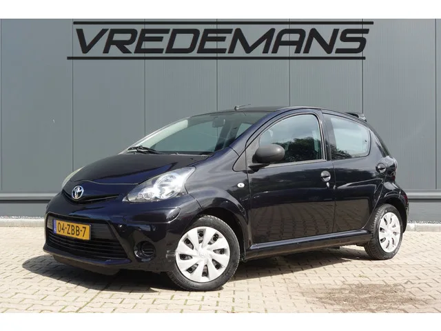 Toyota Aygo (2012) — foto 1