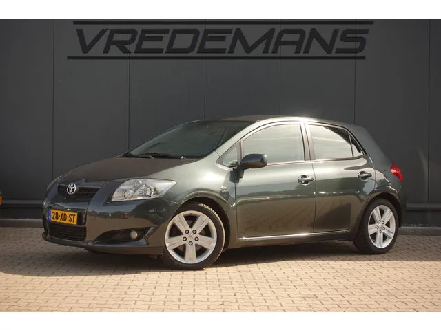 Toyota Auris (2007) — foto 1