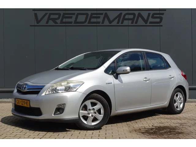 Toyota Auris (2011) — foto 1