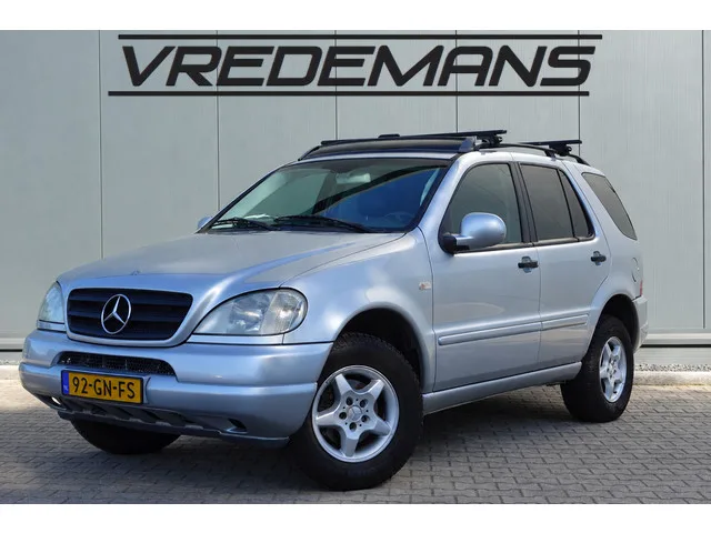Mercedes-Benz M-Klasse (2001) — foto 1