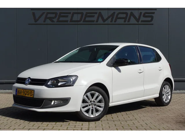 Volkswagen Polo (2011) — foto 1
