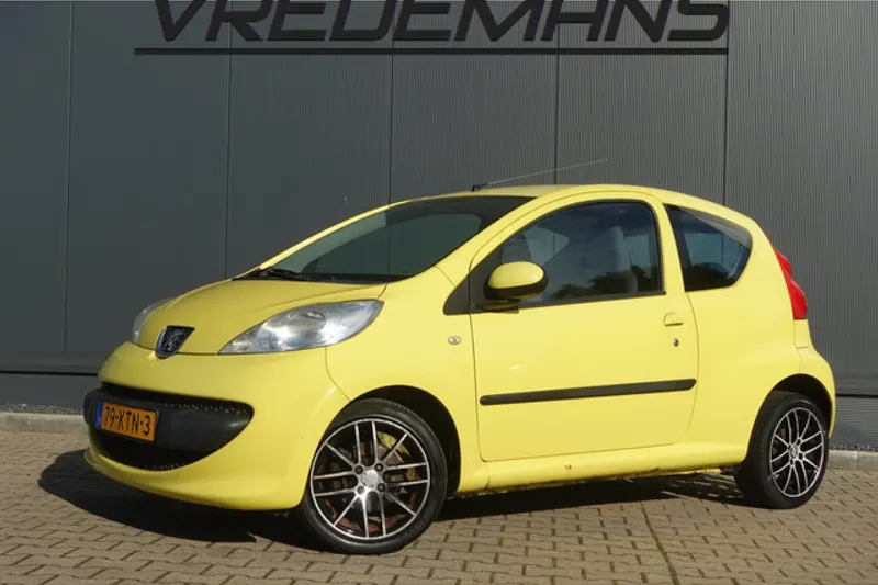 Peugeot 107 (2008)