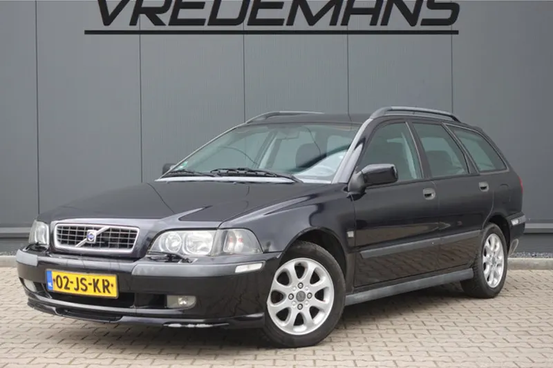 Volvo V40 (2002)