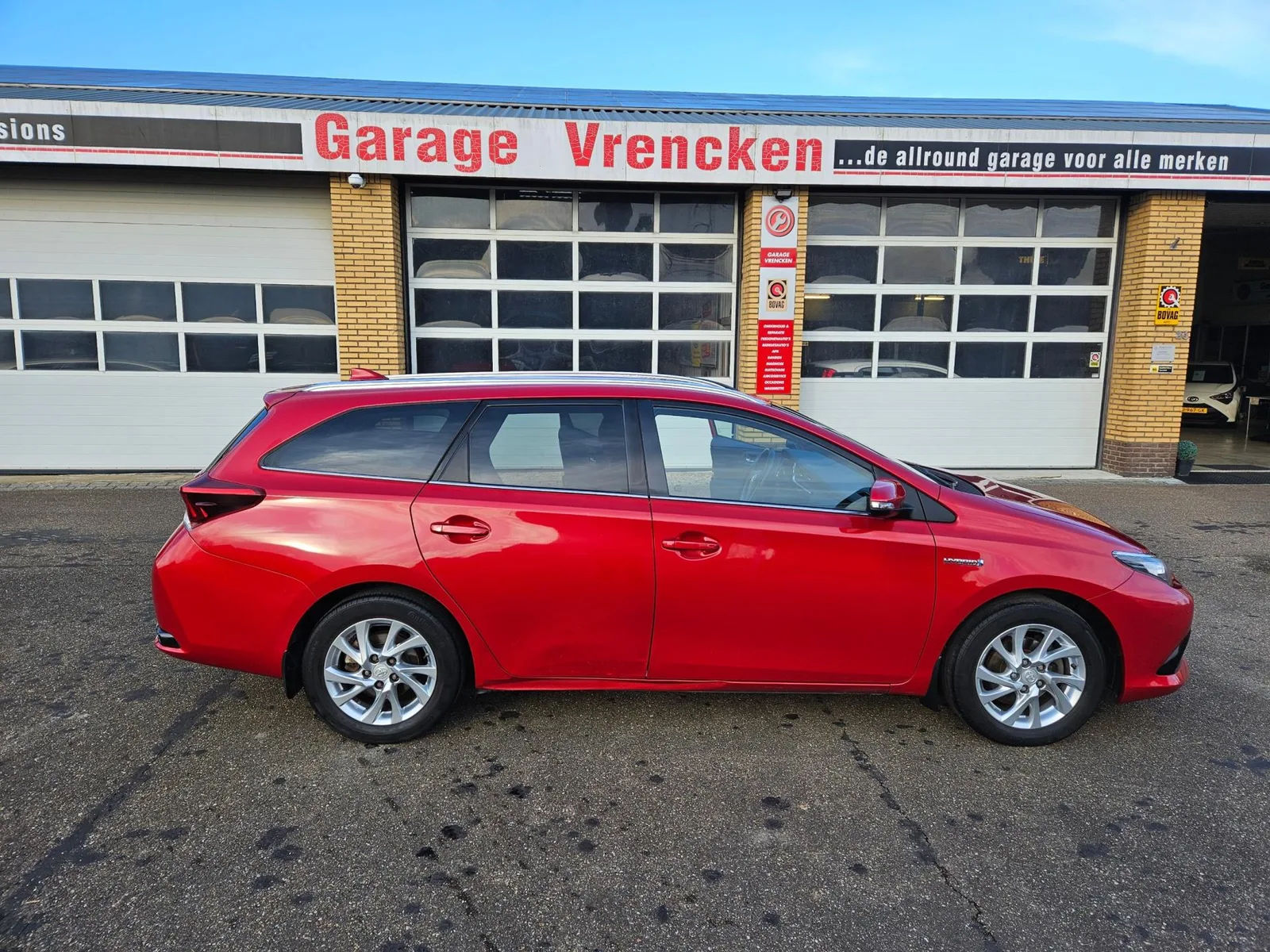 Toyota Auris (2015) — foto 1