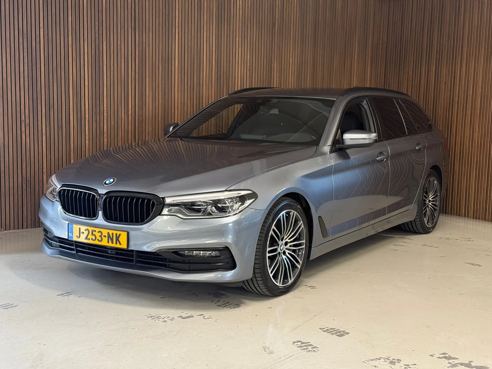 BMW 5-Serie (2019) — foto 1