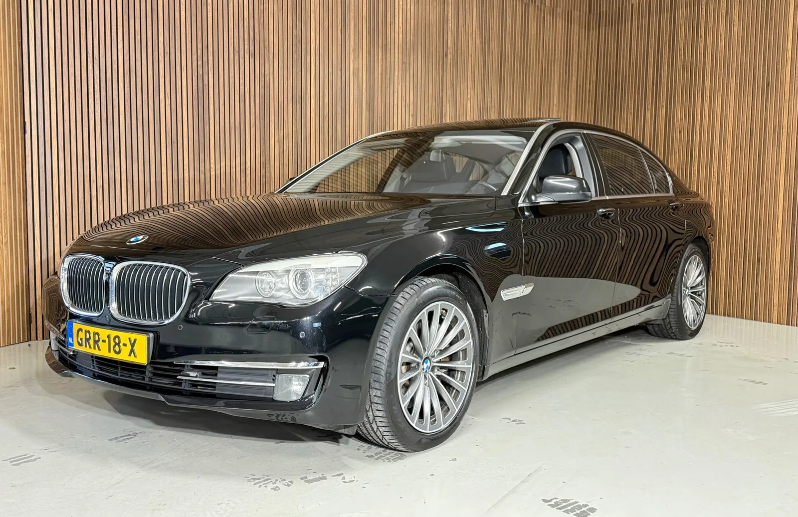 BMW 7-Serie (2009) — foto 1