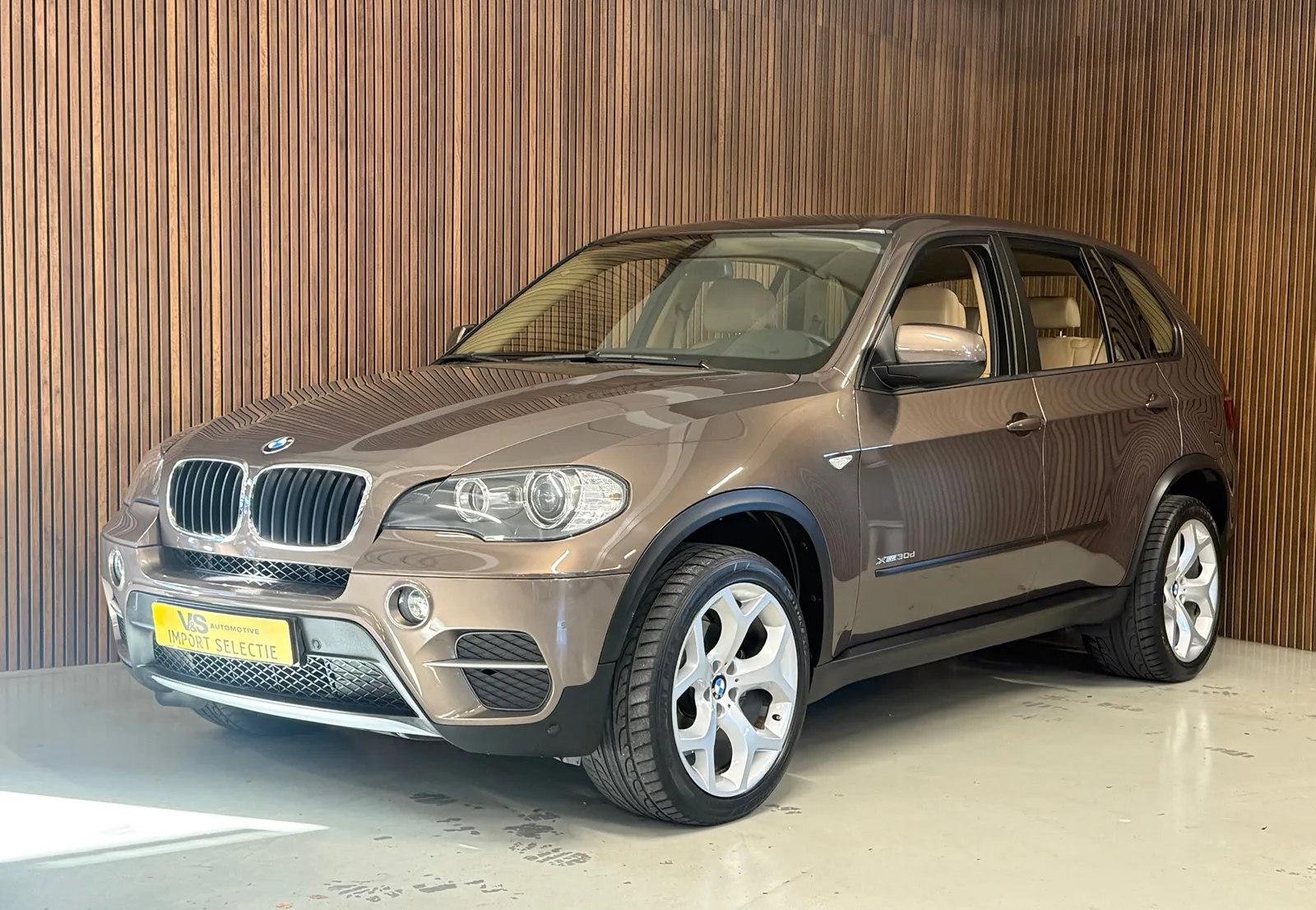 BMW X5 (2010) — foto 1