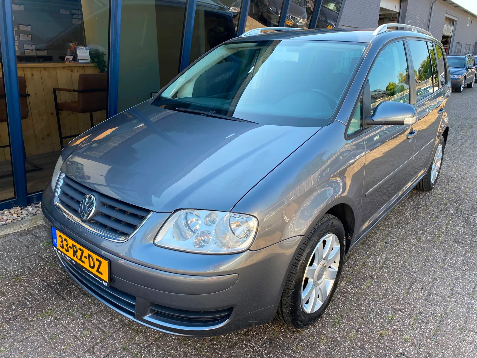 Volkswagen Touran (2005) — foto 1
