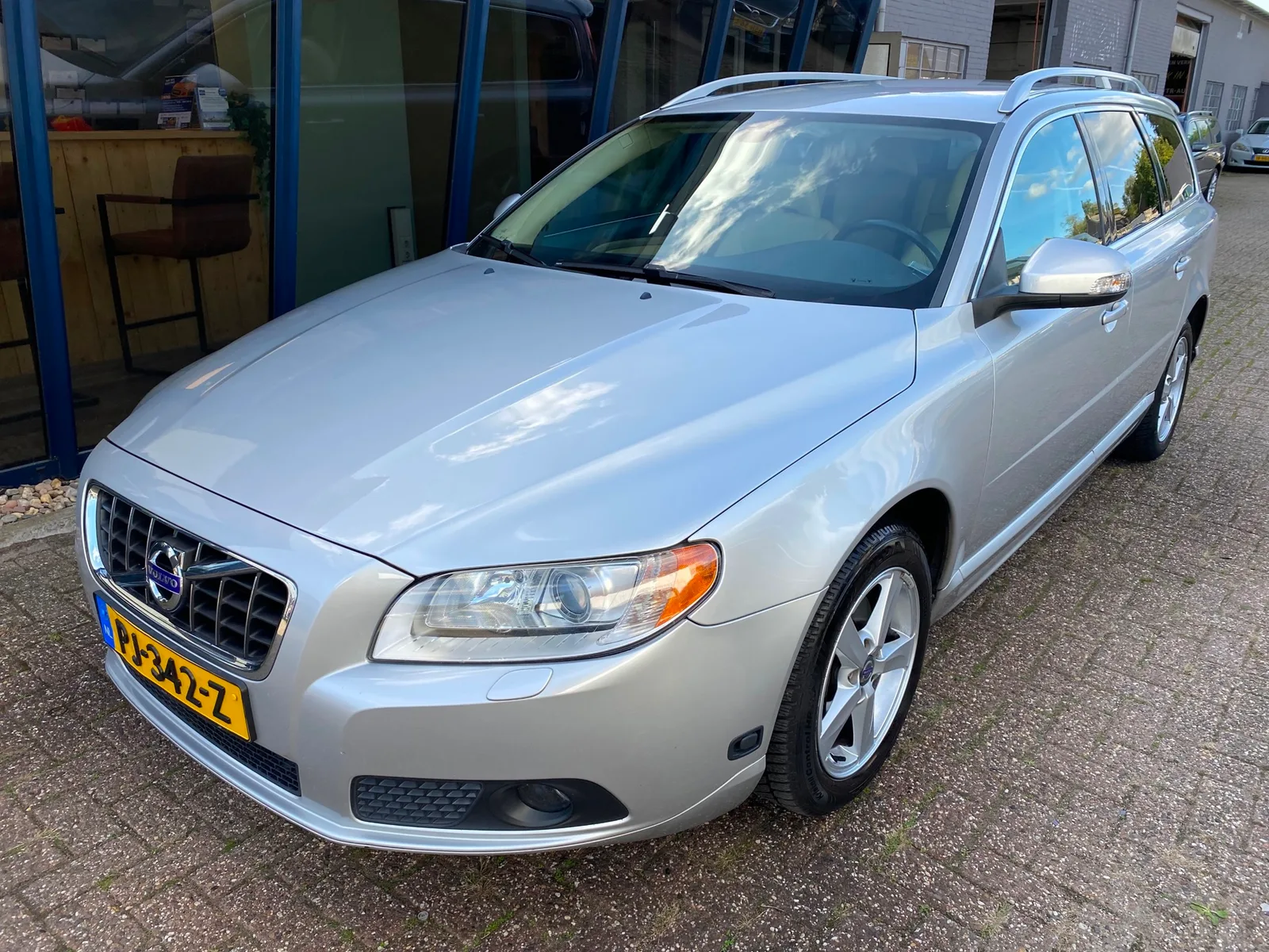 Volvo V70 (2010) — foto 1