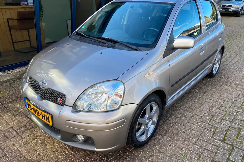 Toyota Yaris (2003)