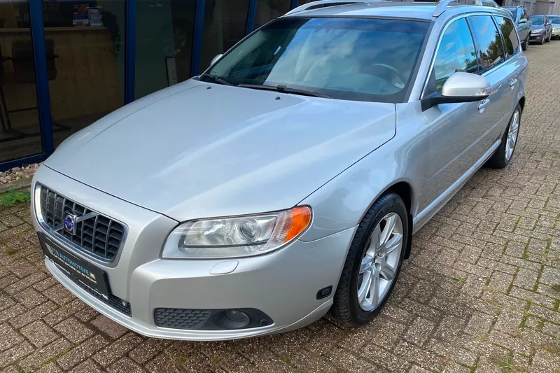 Volvo V70 (2008)